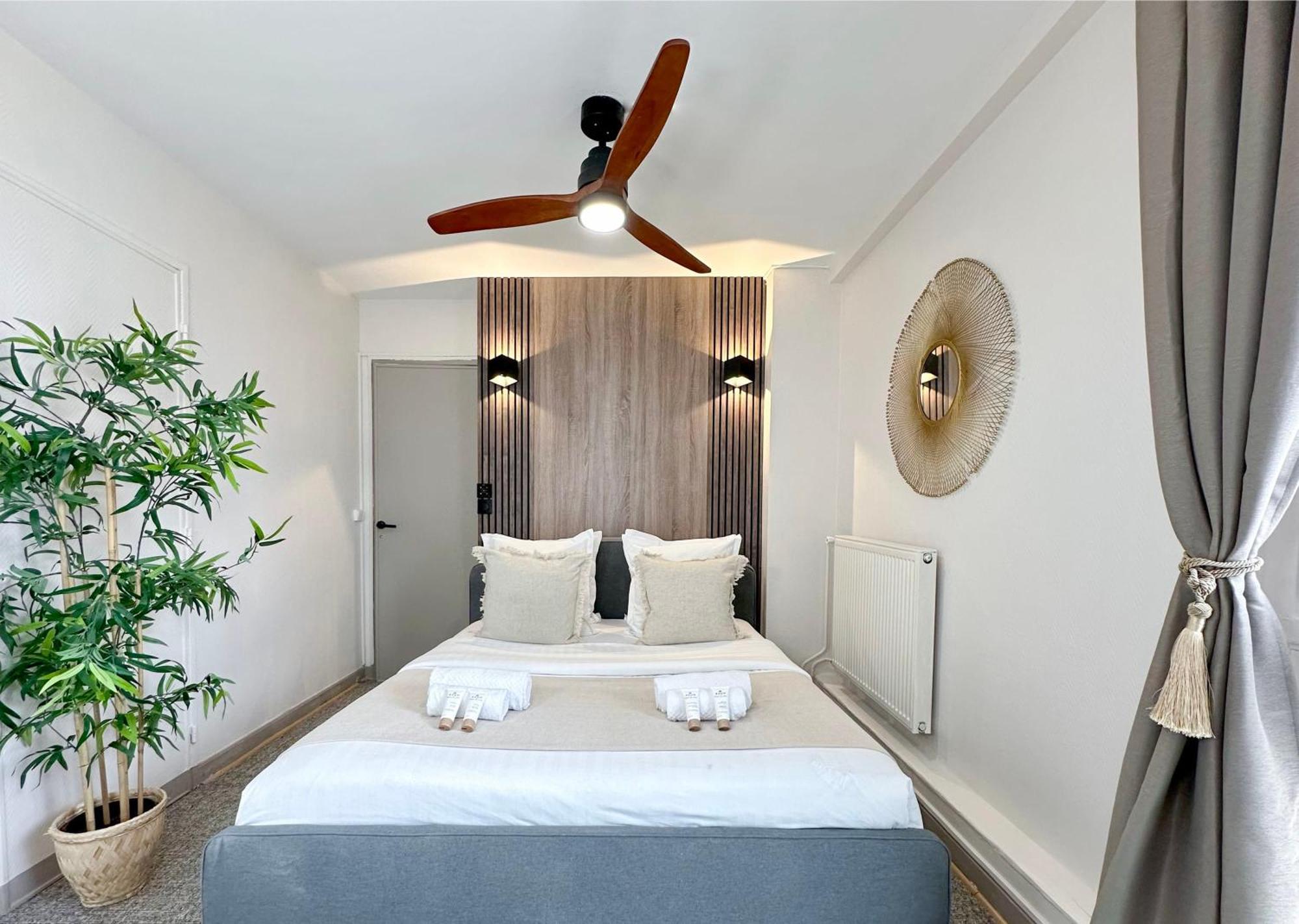 Spacious & Luxurious Flat In Montparnasse Parigi Esterno foto