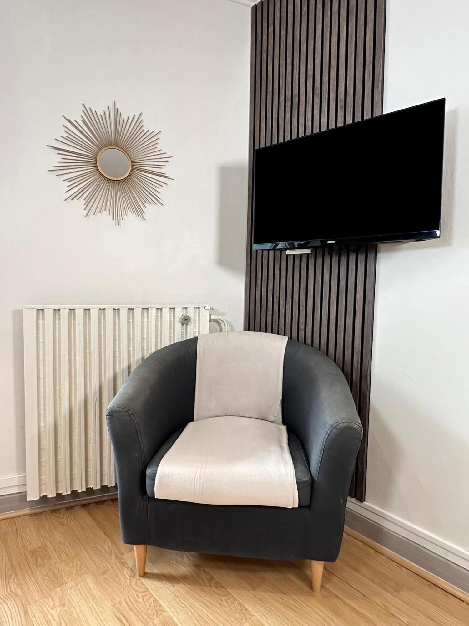 Spacious & Luxurious Flat In Montparnasse Parigi Esterno foto
